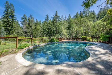 6662 St Helena Road Santa Rosa CA 95404