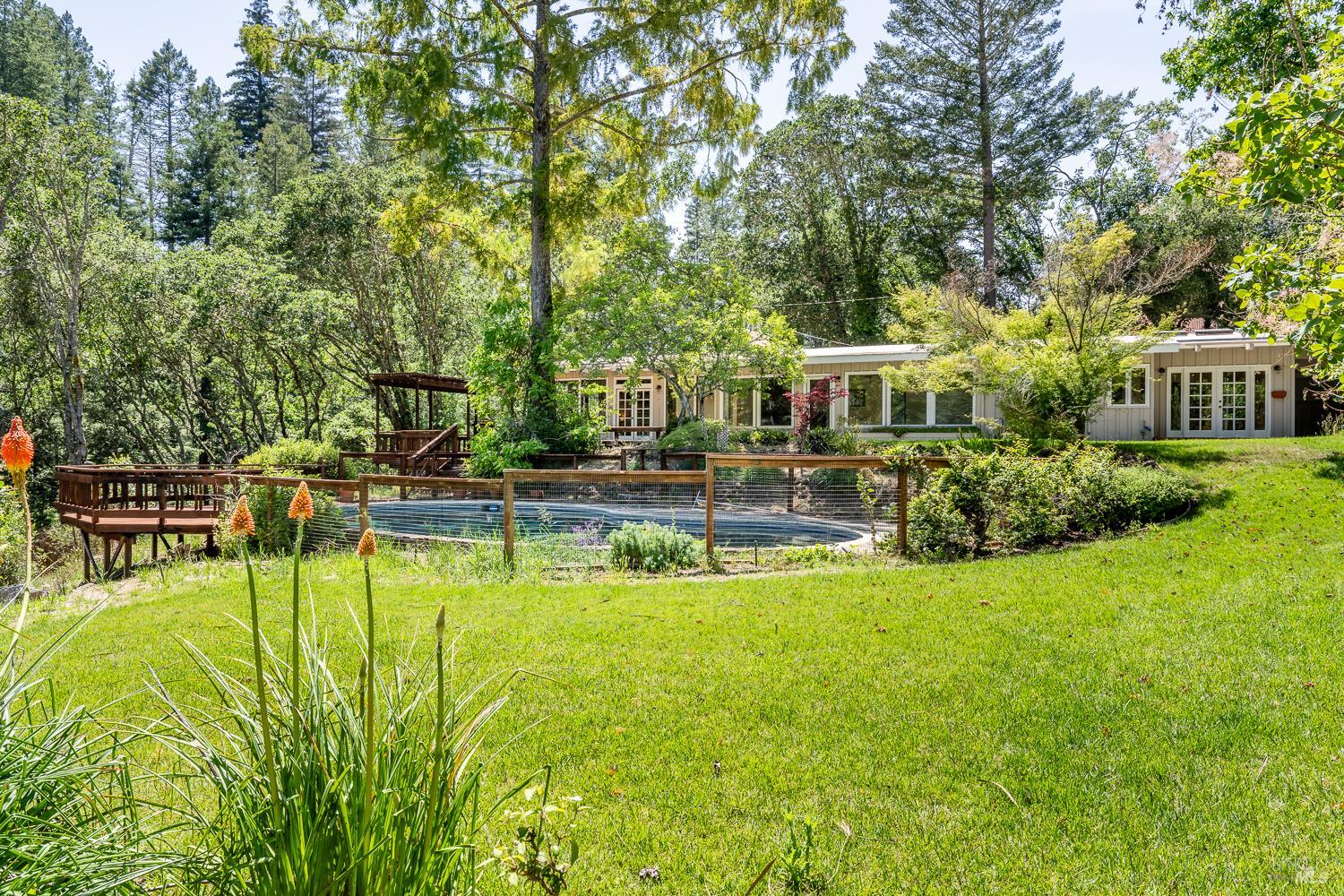 6662 St Helena Road Santa Rosa CA 95404
