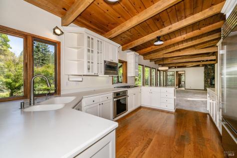 6662 St Helena Road Santa Rosa CA 95404