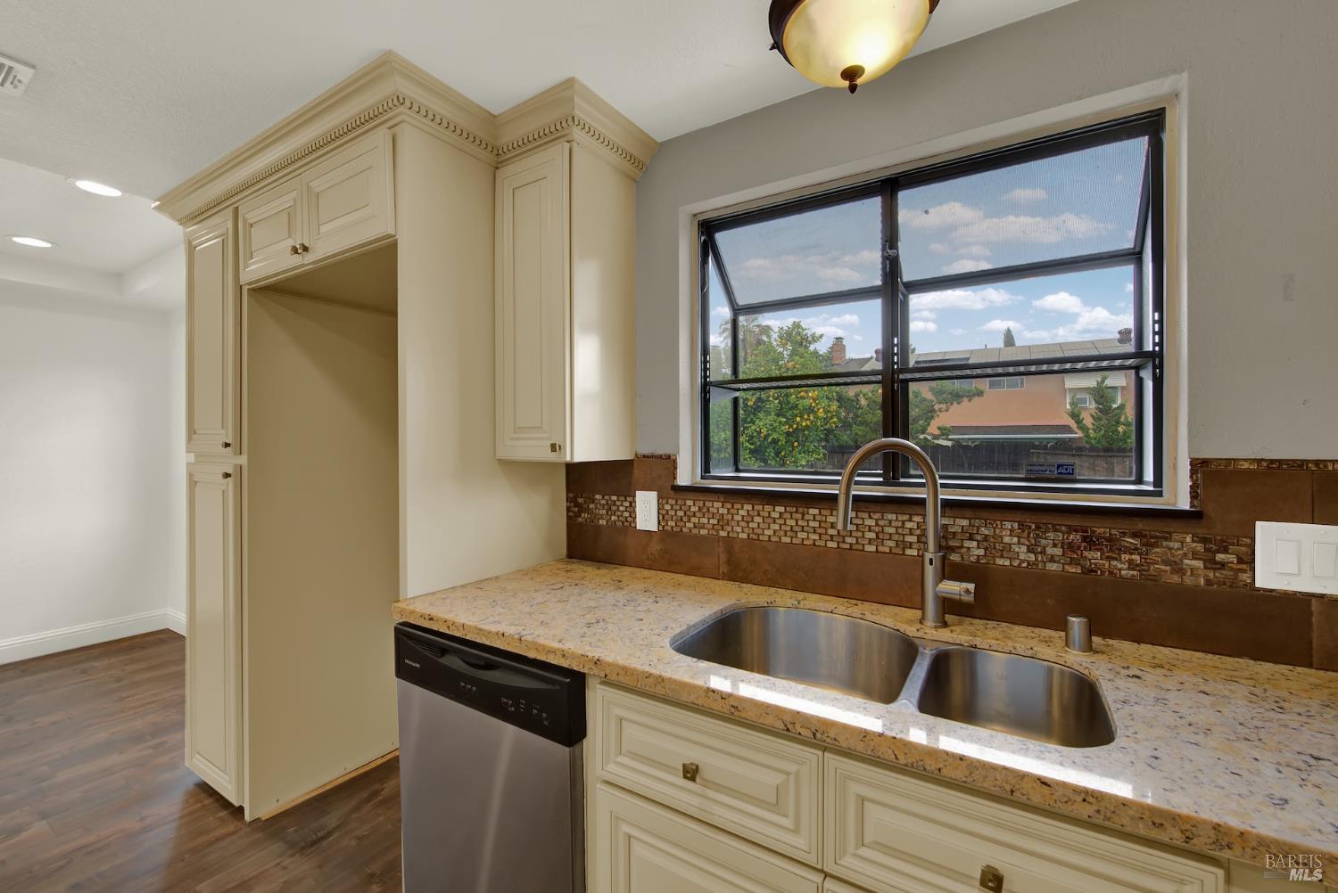 308 Plantation Way Vacaville CA 95687