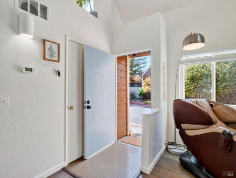 2506 Lakeview Drive Santa Rosa CA 95405