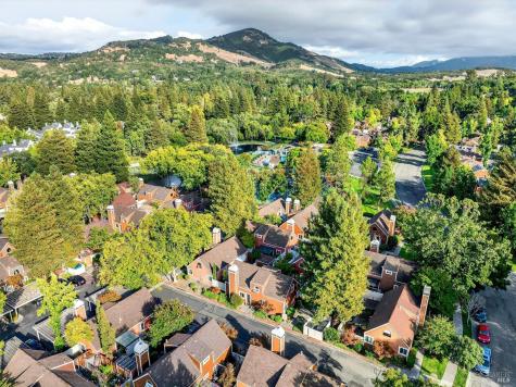 2506 Lakeview Drive Santa Rosa CA 95405