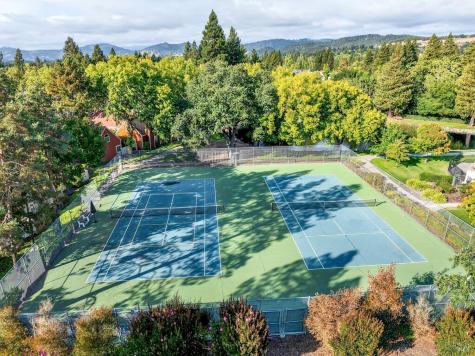 2506 Lakeview Drive Santa Rosa CA 95405