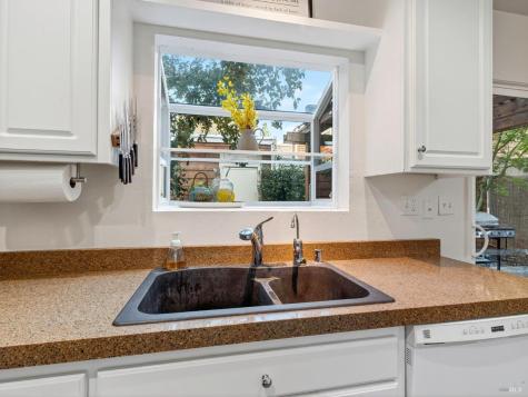 2506 Lakeview Drive Santa Rosa CA 95405