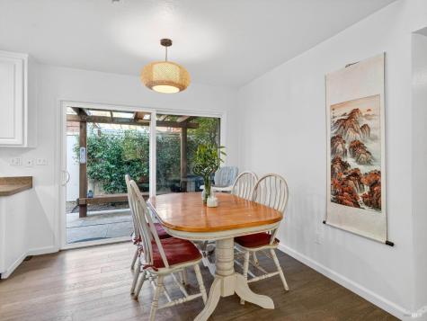 2506 Lakeview Drive Santa Rosa CA 95405