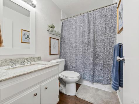 2506 Lakeview Drive Santa Rosa CA 95405
