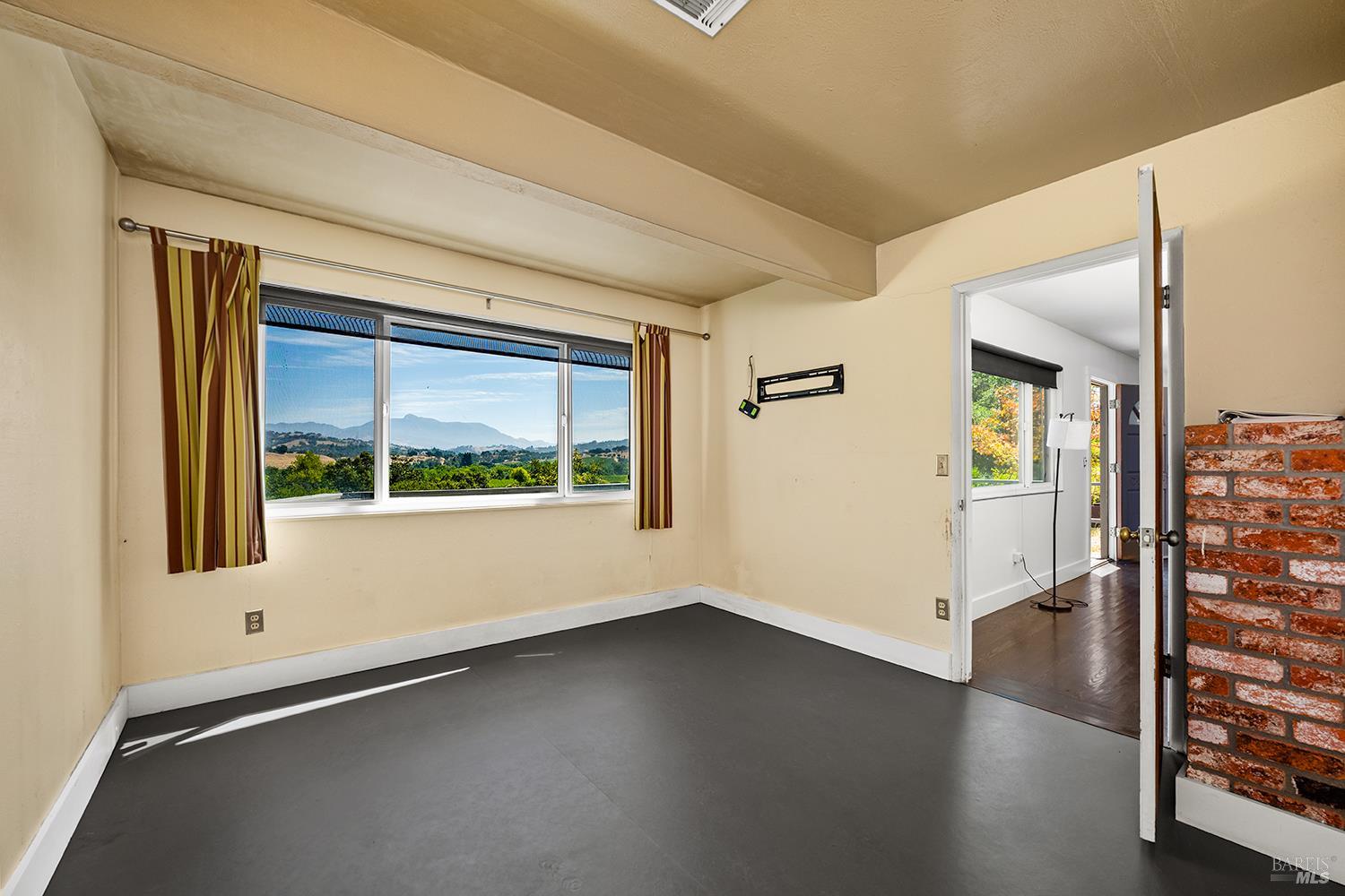 5100 W Soda Rock Lane Healdsburg CA 95448