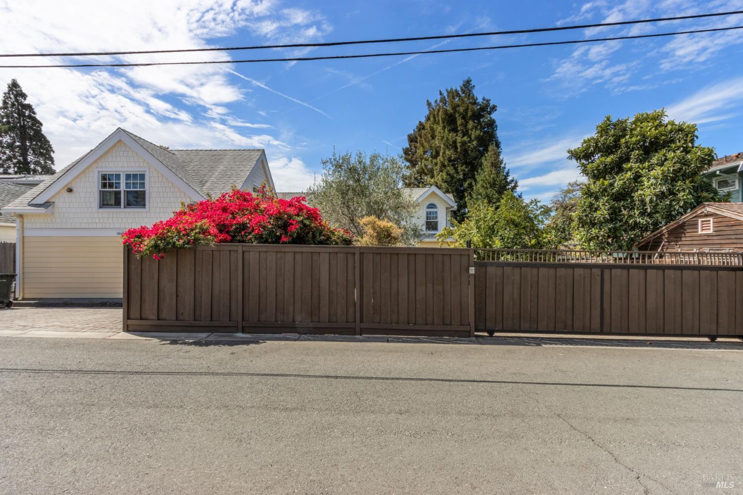 455 W I Street Benicia CA 94510