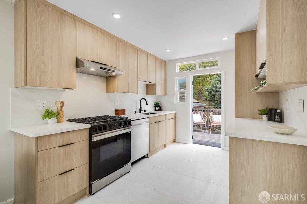 738 Plymouth Avenue San Francisco CA 94112