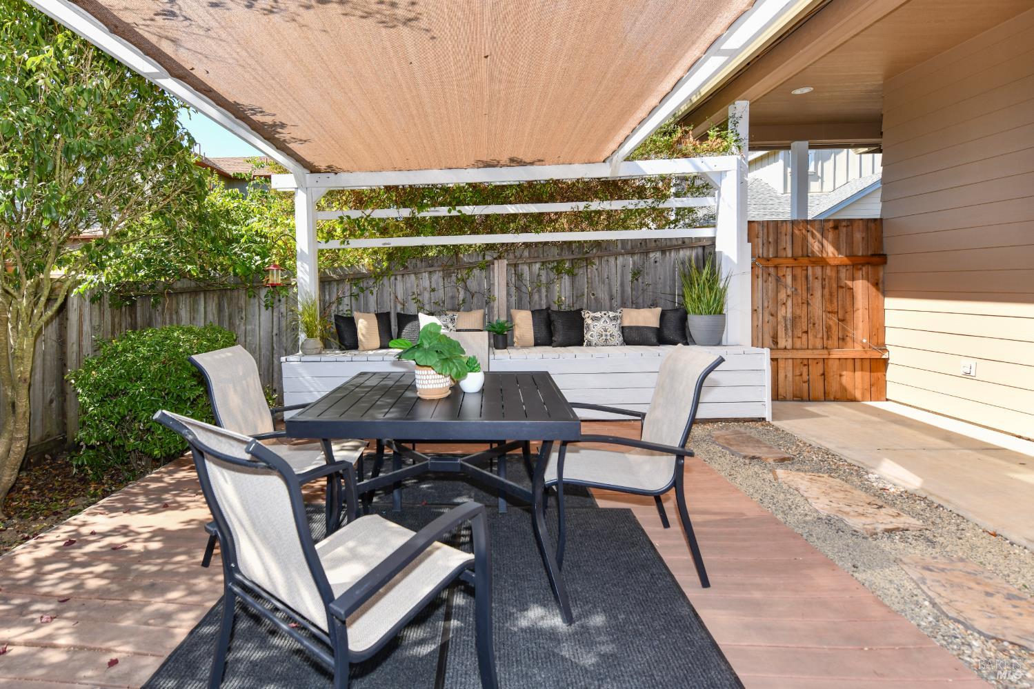 1504 Pembleton Place Santa Rosa CA 95403