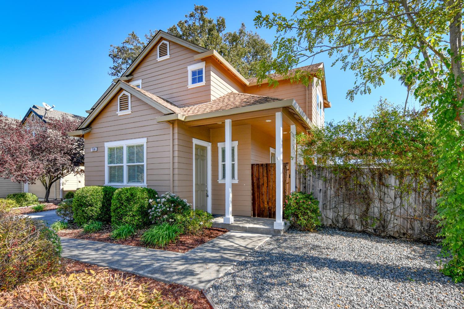 1504 Pembleton Place Santa Rosa CA 95403
