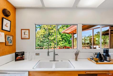 2140 Hyland Court Santa Rosa CA 95404