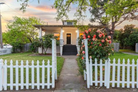 133 S East Street Cloverdale CA 95425
