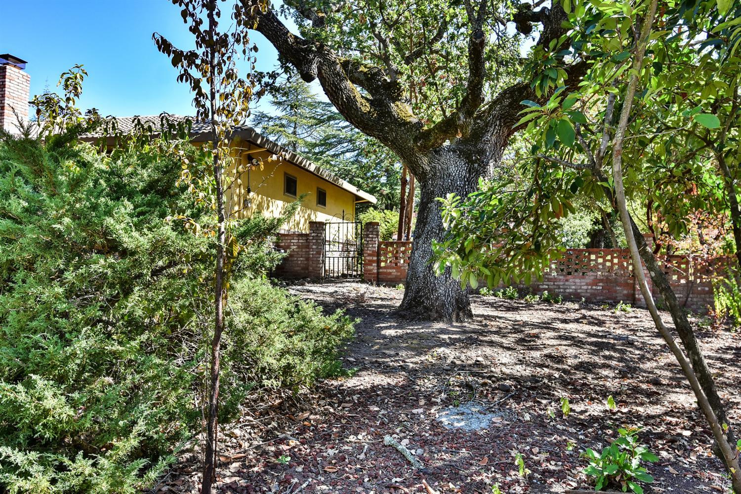16398 La Grama Street Sonoma CA 95476