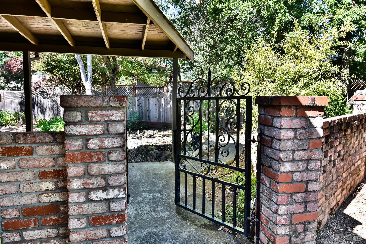 16398 La Grama Street Sonoma CA 95476
