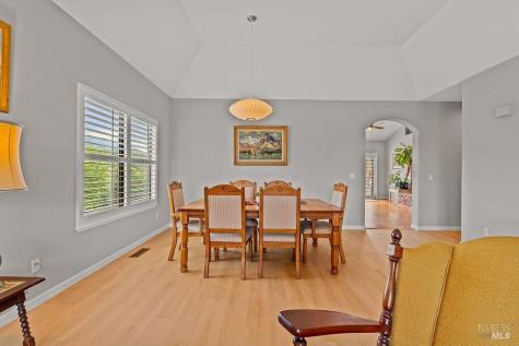 6287 Meadowbreeze Court Santa Rosa CA 95409