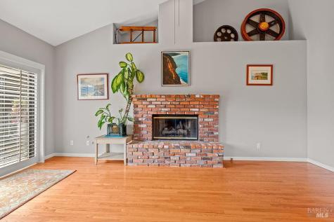 6287 Meadowbreeze Court Santa Rosa CA 95409