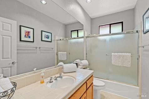 6287 Meadowbreeze Court Santa Rosa CA 95409