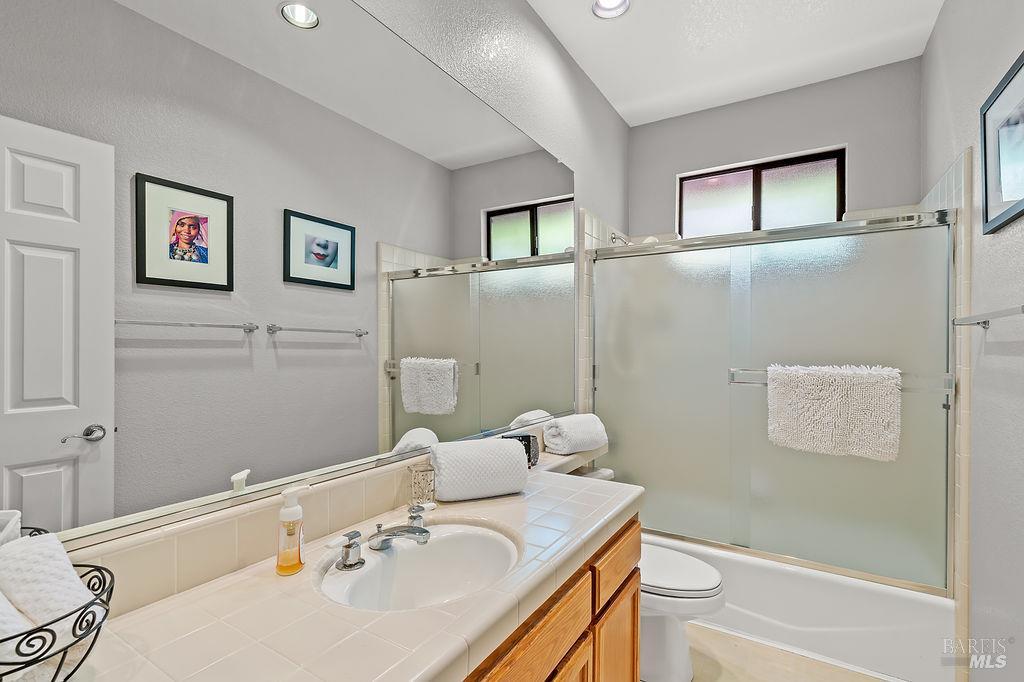 6287 Meadowbreeze Court Santa Rosa CA 95409