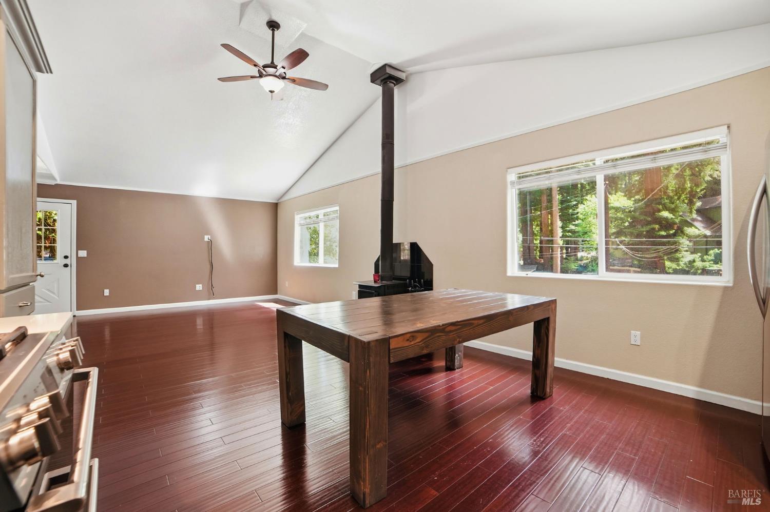 14920 Willow Road Guerneville CA 95446