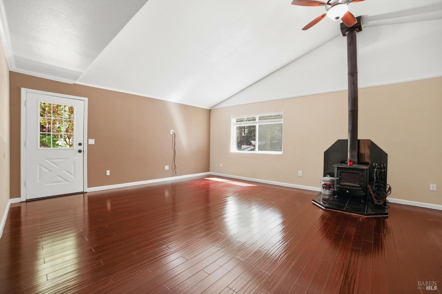 14920 Willow Road Guerneville CA 95446
