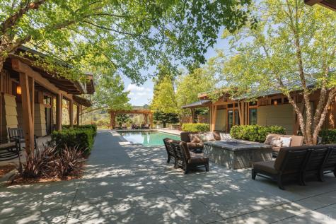 437 W Dry Creek Road Healdsburg CA 95448