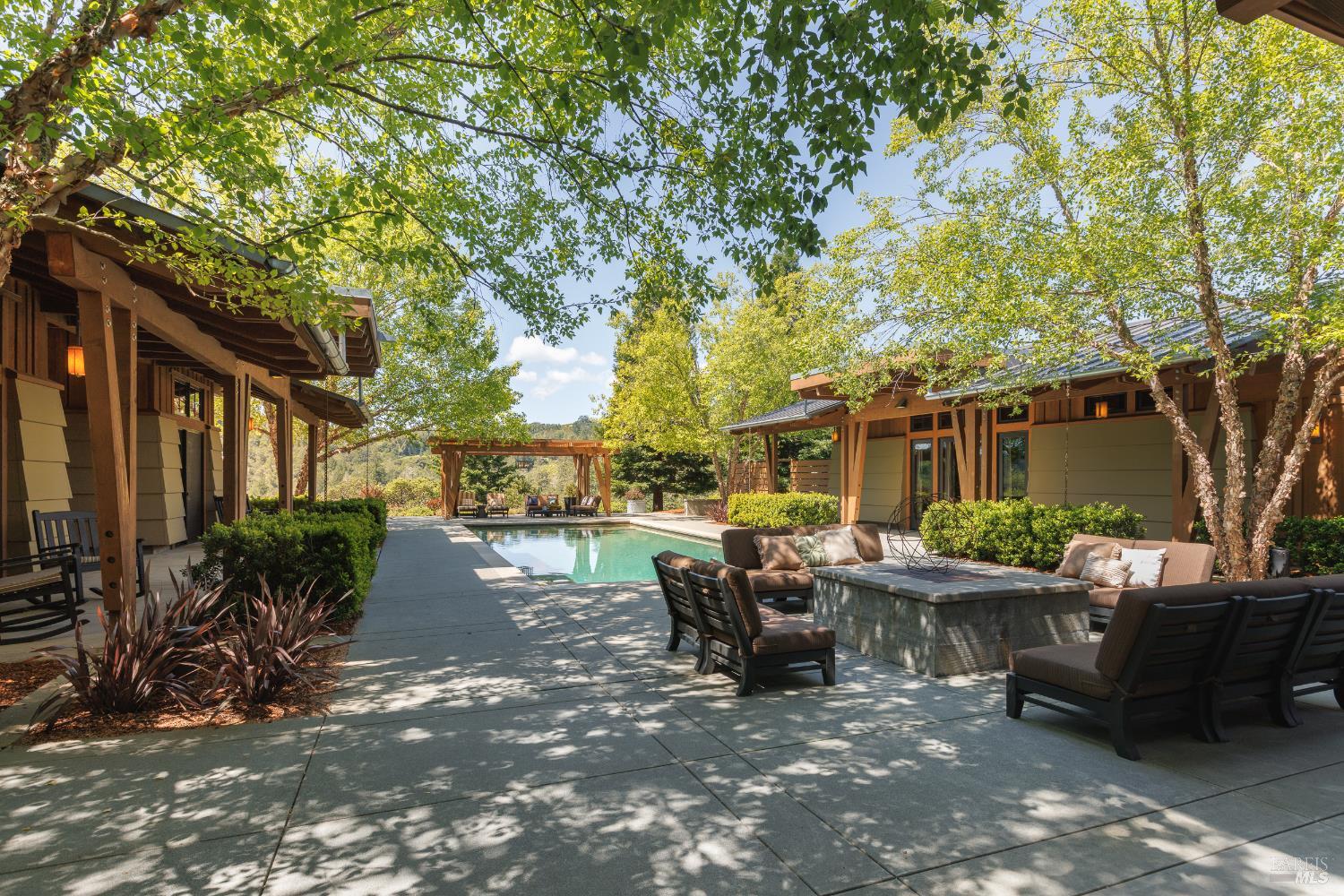 437 W Dry Creek Road Healdsburg CA 95448