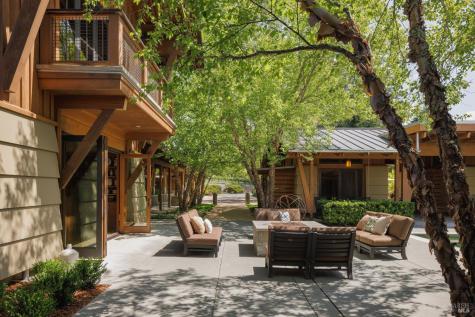 437 W Dry Creek Road Healdsburg CA 95448