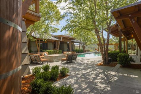 437 W Dry Creek Road Healdsburg CA 95448