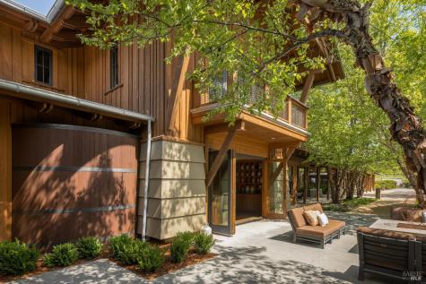 437 W Dry Creek Road Healdsburg CA 95448