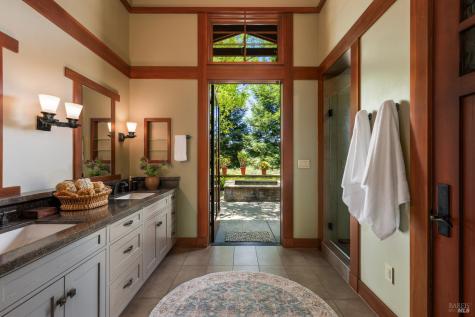 437 W Dry Creek Road Healdsburg CA 95448