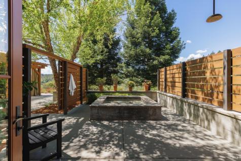 437 W Dry Creek Road Healdsburg CA 95448