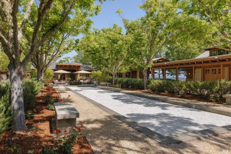 437 W Dry Creek Road Healdsburg CA 95448
