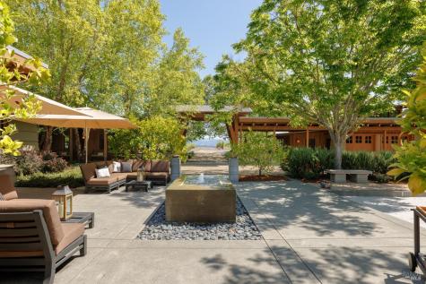 437 W Dry Creek Road Healdsburg CA 95448