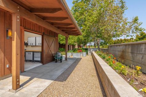 437 W Dry Creek Road Healdsburg CA 95448