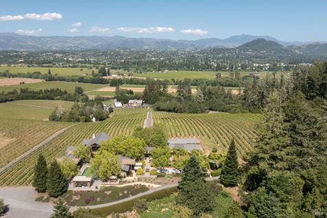 437 W Dry Creek Road Healdsburg CA 95448