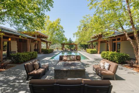 437 W Dry Creek Road Healdsburg CA 95448