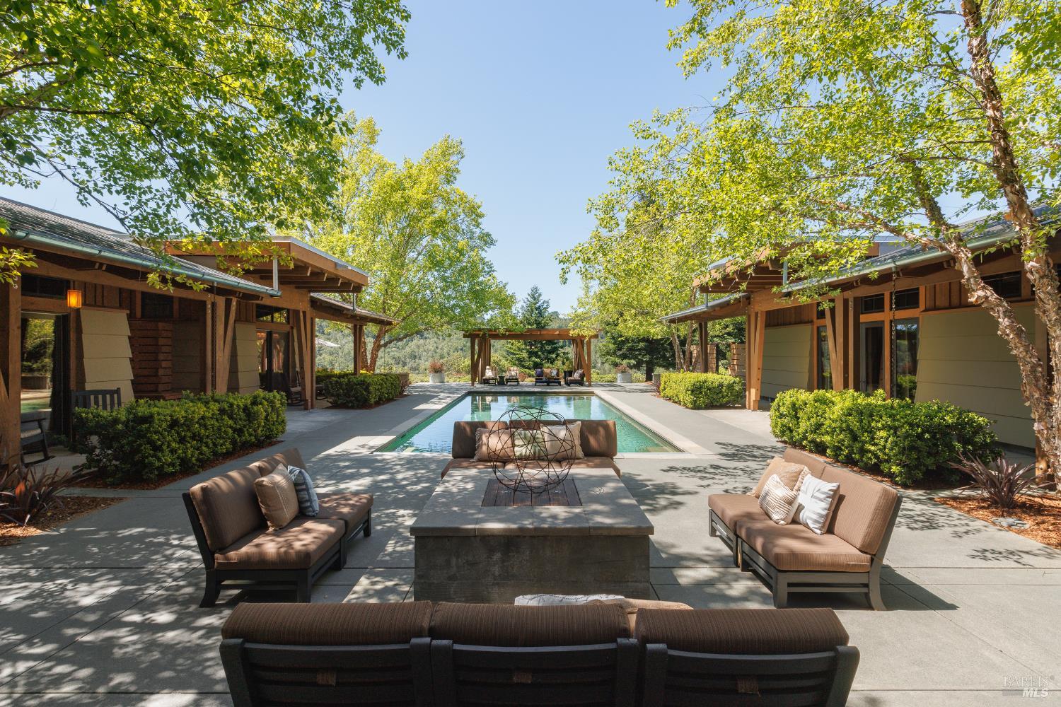 437 W Dry Creek Road Healdsburg CA 95448