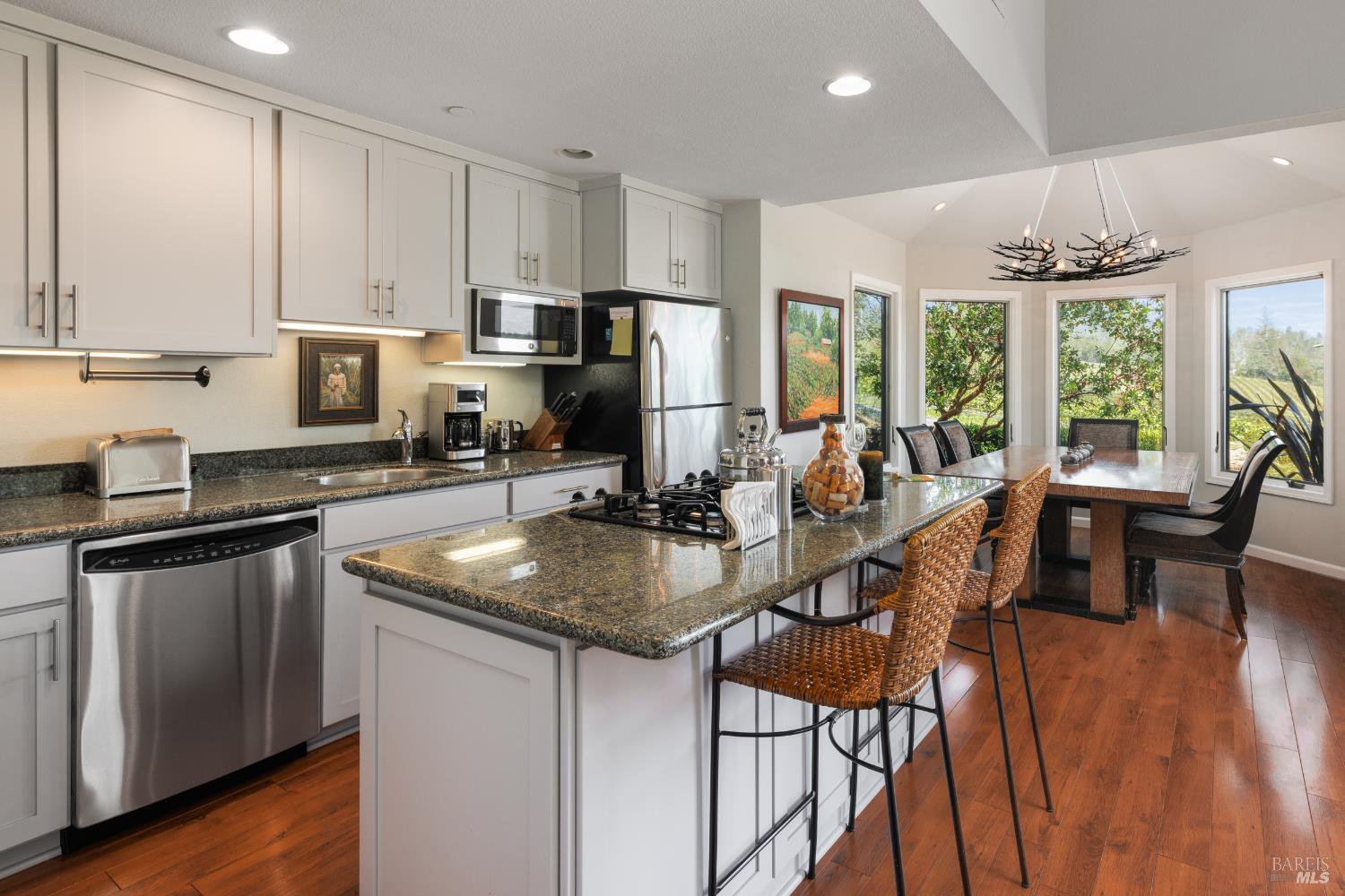 437 W Dry Creek Road Healdsburg CA 95448