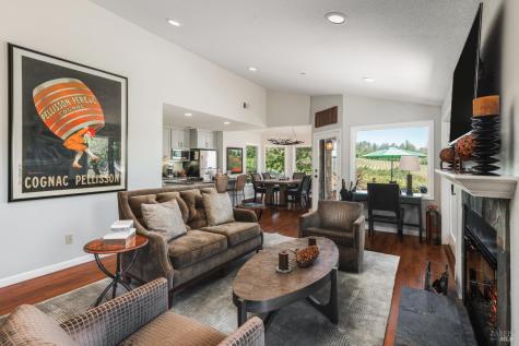 437 W Dry Creek Road Healdsburg CA 95448