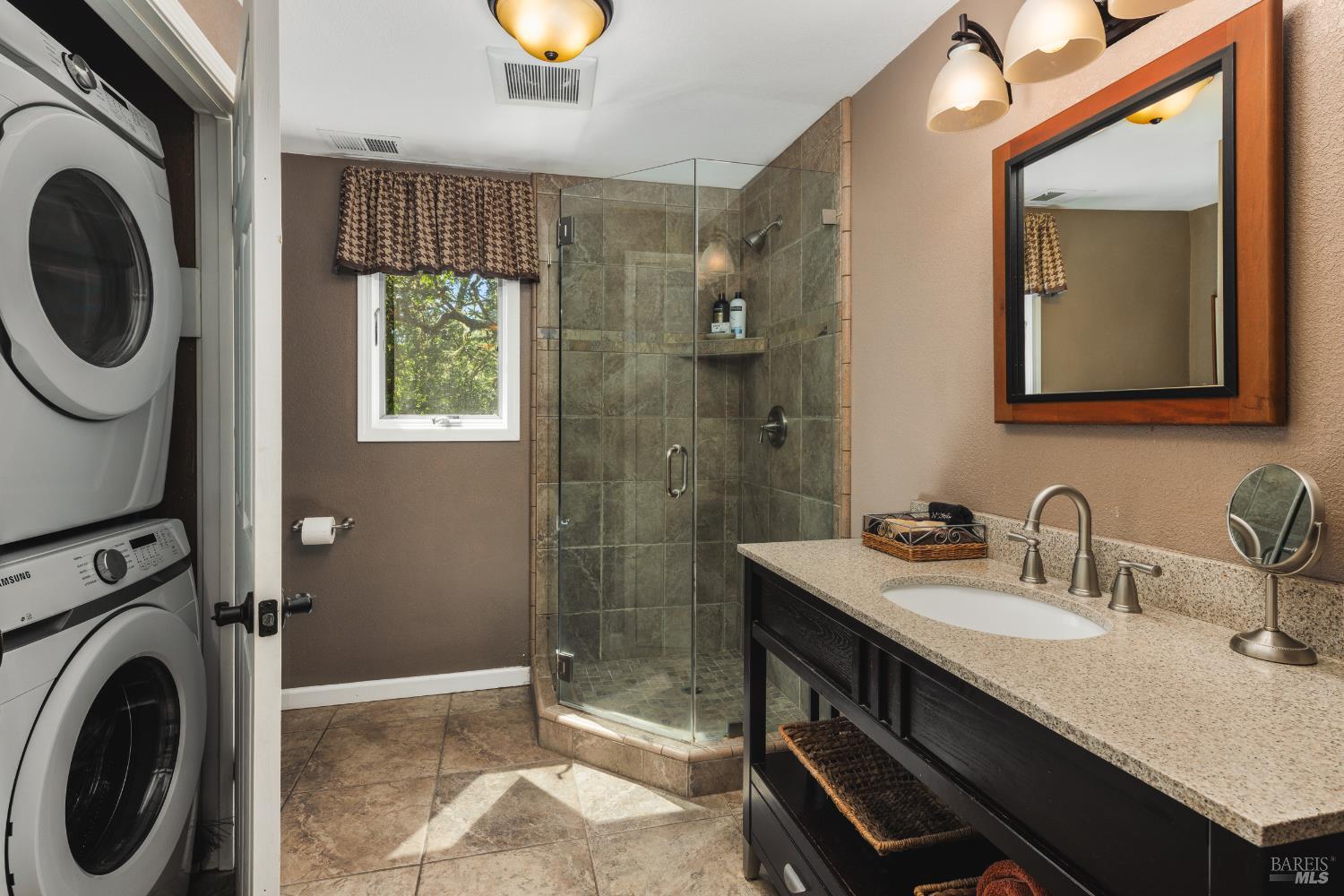 437 W Dry Creek Road Healdsburg CA 95448