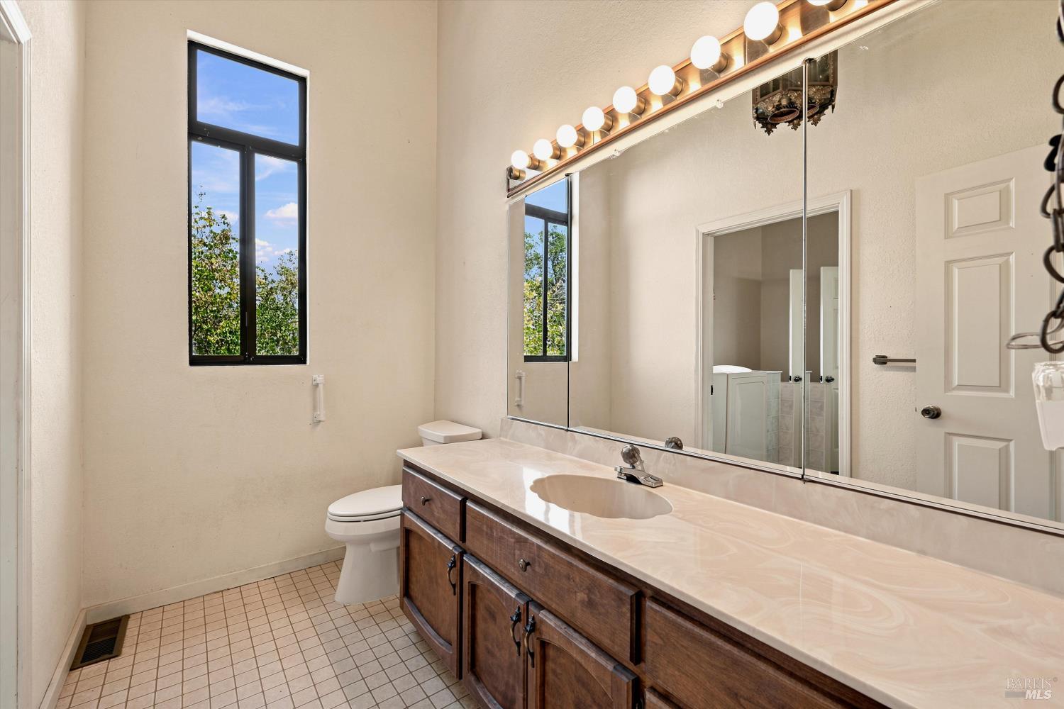 13420 Point Lakeview Road Lower Lake CA 95457