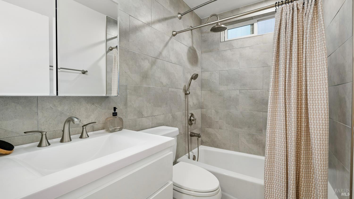 121 Verde Court Petaluma CA 94954