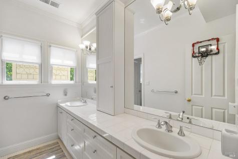 8 Center Street San Rafael CA 94901
