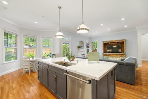 8 Center Street San Rafael CA 94901