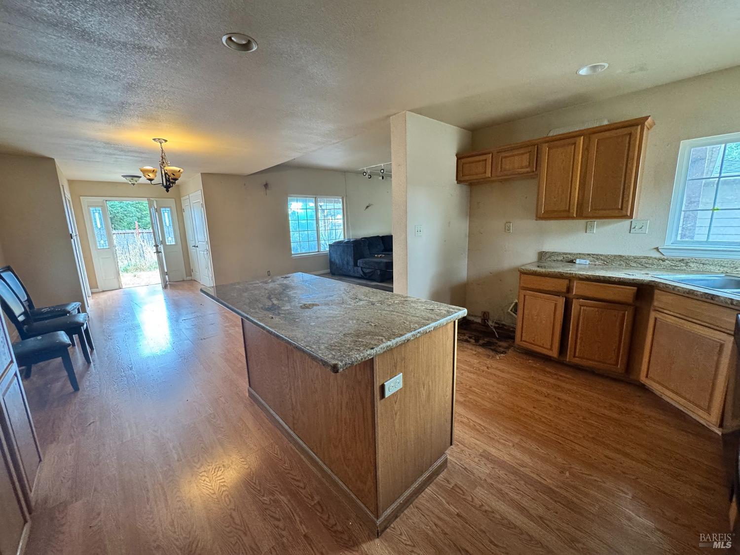 1740 Guerneville Road Santa Rosa CA 95403