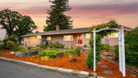 4175 Woodworth Road Sebastopol CA 95472