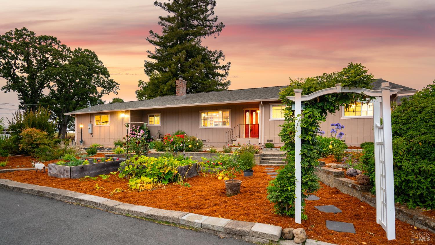 4175 Woodworth Road Sebastopol CA 95472