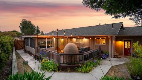4175 Woodworth Road Sebastopol CA 95472
