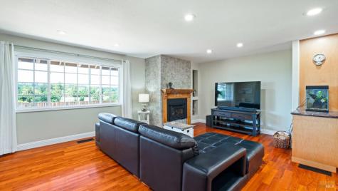 4175 Woodworth Road Sebastopol CA 95472